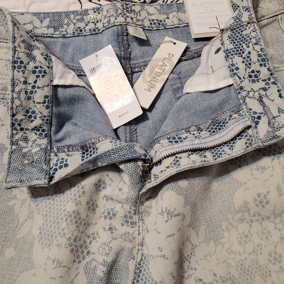 Chicos Platinum Crops - Picture 2 of 2